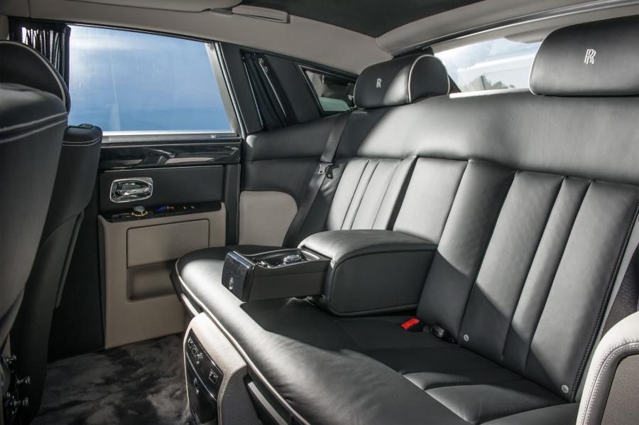  Rolls-Royce Phantom 2012 года  (фото 18 из 38)